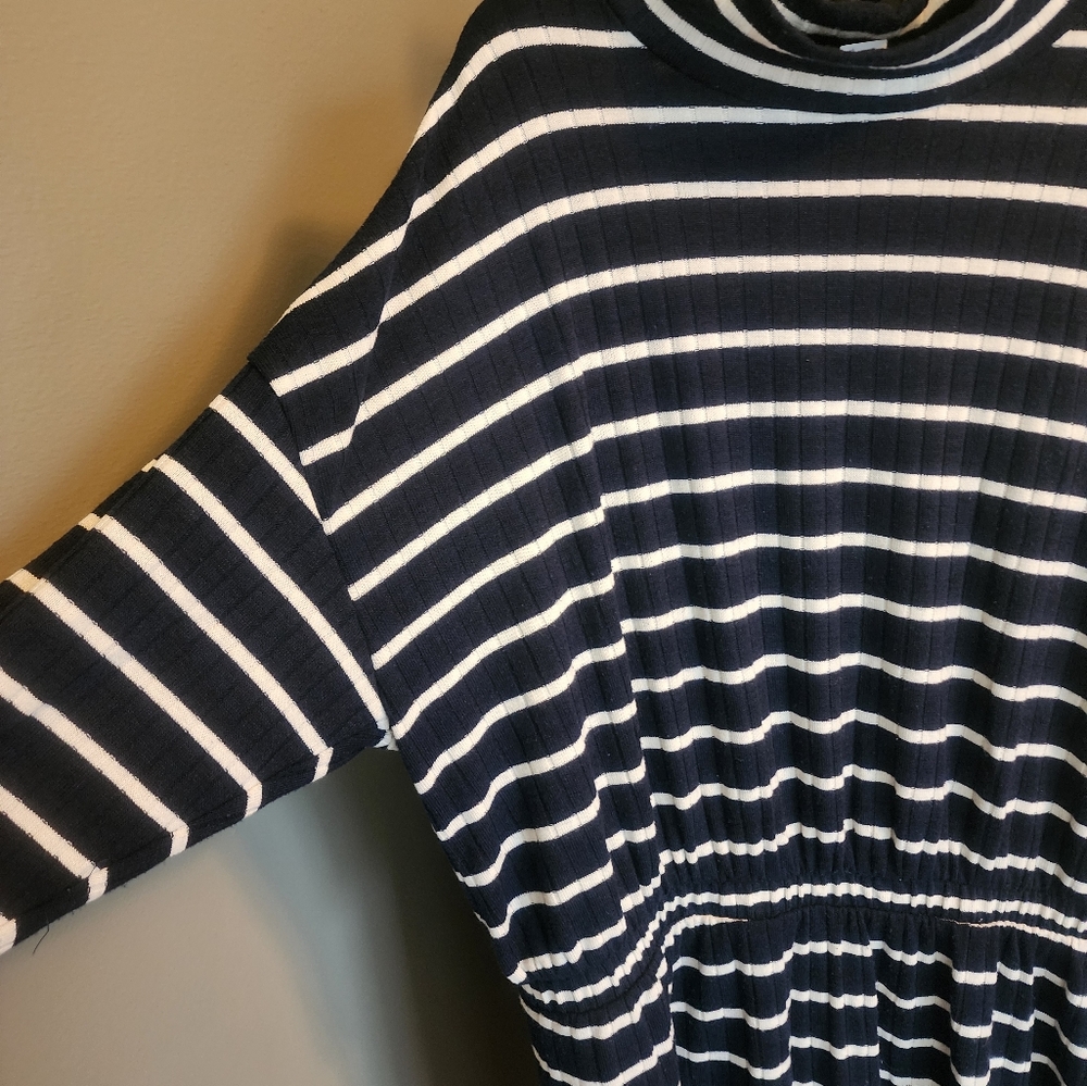 Dress - Picture 4 of 5